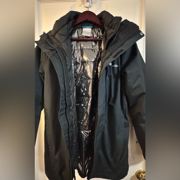 EUC Black Columbia Jacket With Omni tech - X-Small PRICED TO SELL - Picture 3 of 12